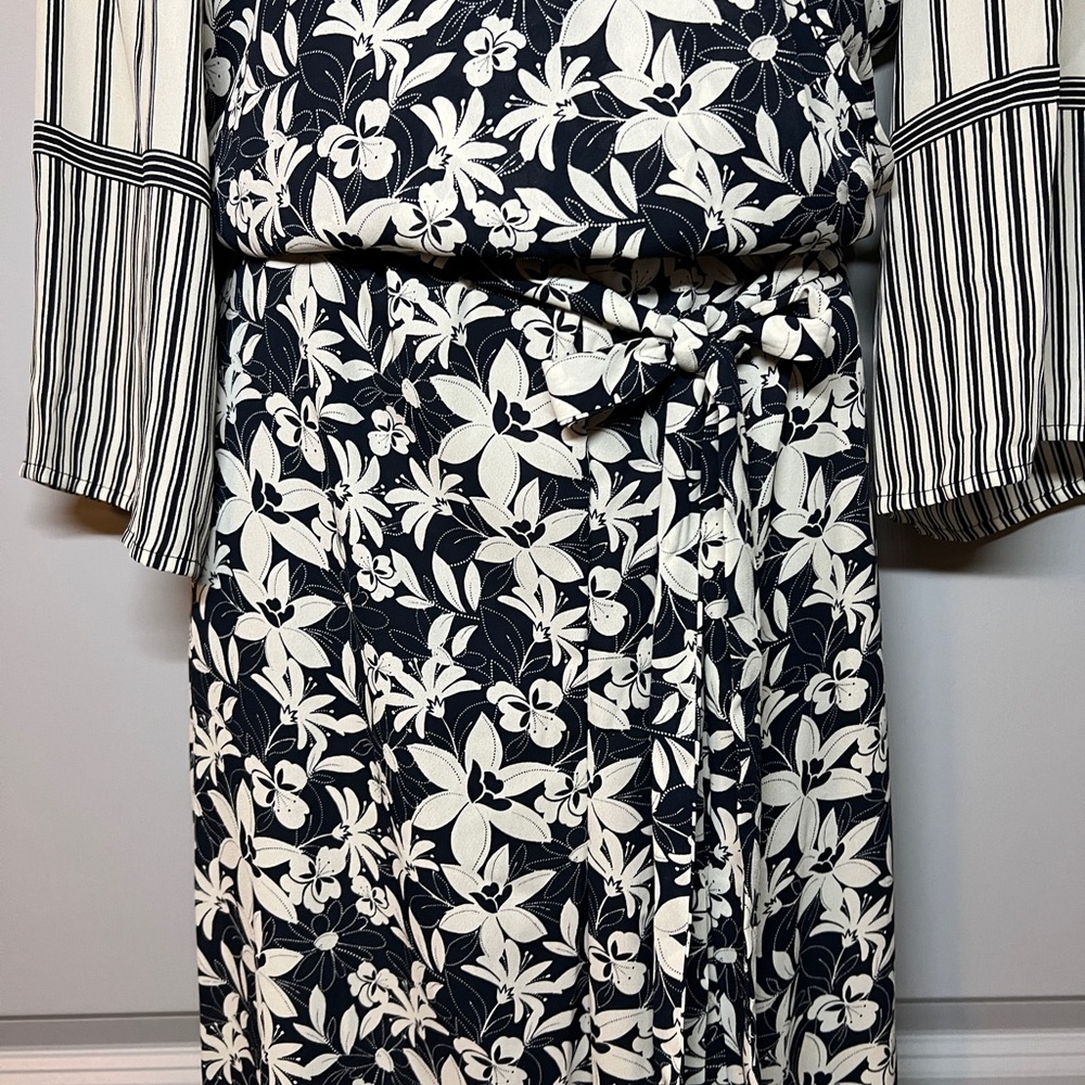 Vince Camuto Women's 3/4 Sleeve Floral Lace Mix Print Jumpsuit large - Picture 5 of 7